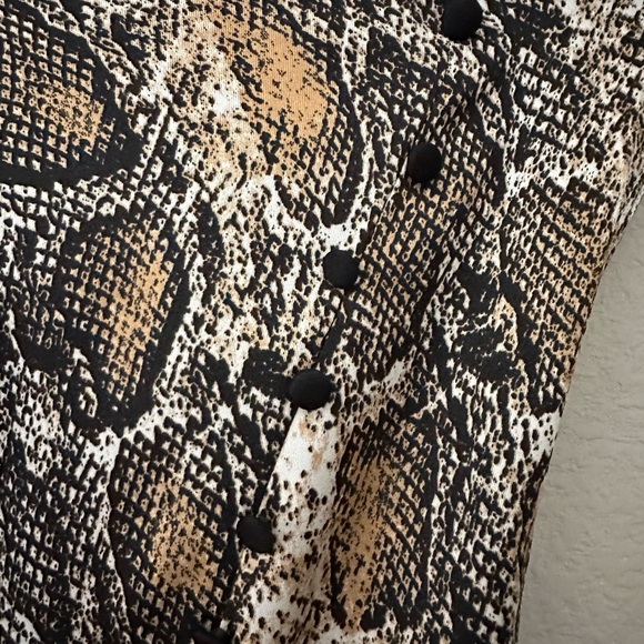 Zara Worn once snake print front fabric buttons Skirt Sz S. Preppy, Vibrant - Picture 1 of 10